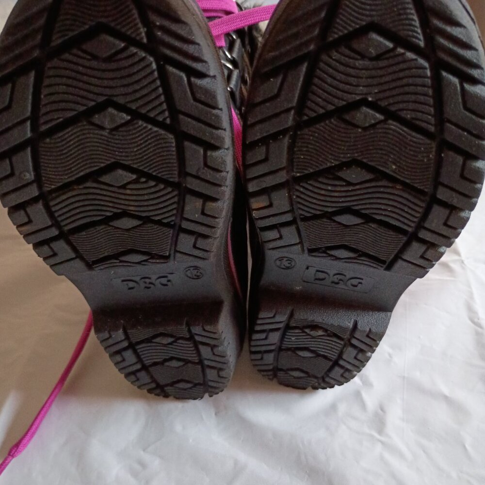 Boots - Picture 6 of 6